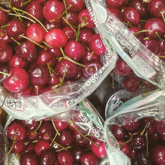 DE-licious cherries. #cherries #summertime #fruits DE-licious cherries. #cherries #summertime #fruits